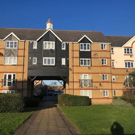 Lovely Riverside Flat Stifford エクステリア 写真