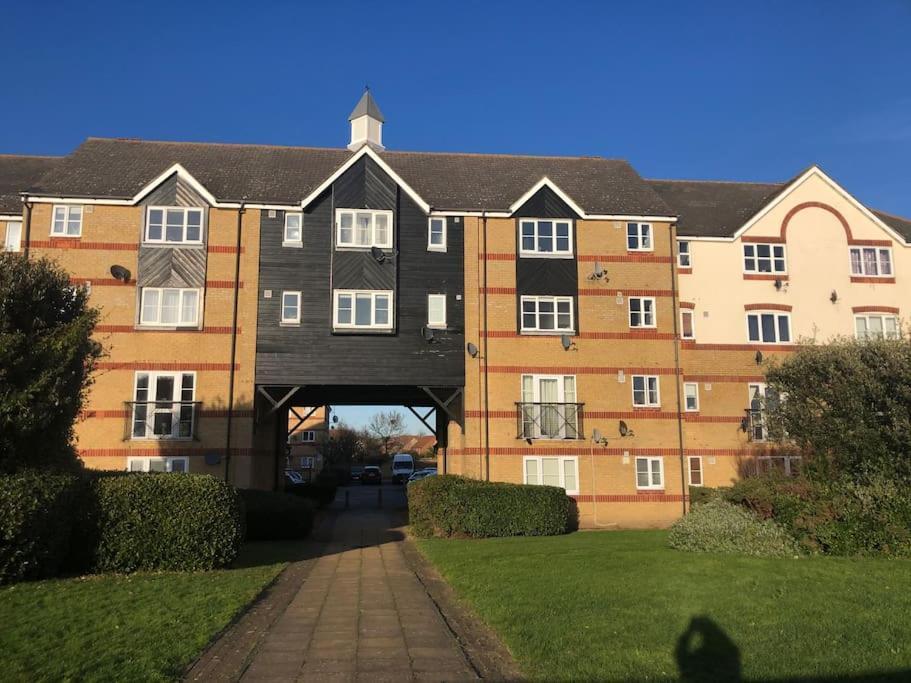 Lovely Riverside Flat Stifford エクステリア 写真